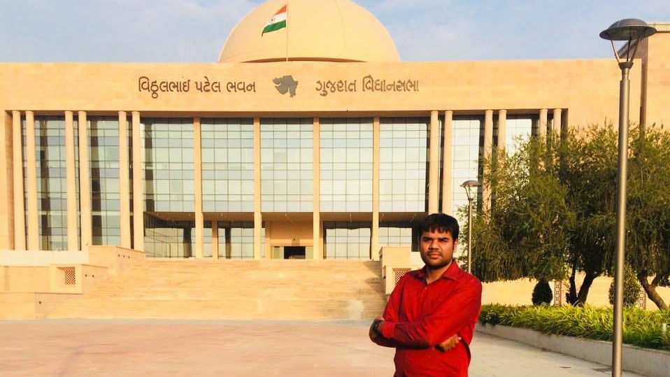 Jitesh trapasiya, gujarat, socialmedia, facebook, twitter, instagram, BJP, Congress