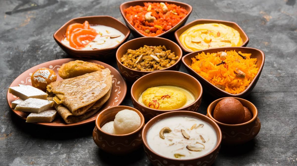 भारतीय खाना, मसालेदार व्यंजन, उत्तर भारतीय भोजन, दक्षिण भारतीय व्यंजन, पंजाबी खाने के प्रकार, गुजराती थाली, हेल्दी फूड टिप्स