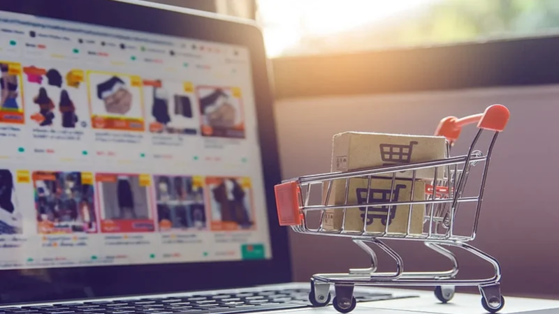 ऑनलाइन शॉपिंग प्लेटफॉर्म पर उपयोग होने वाले डार्क पैटर्न क्या हैं और उनका ग्राहकों पर प्रभाव,  ई-कॉमर्स वेबसाइटों पर डार्क पैटर्न रोकने के लिए नई सरकारी पहल का महत्व,  उपभोक्ता संरक्षण के लिए डार्क पैटर्न प्रतिबंध नियमों से ऑनलाइन खरीदारी अनुभव में सुधार,  डिजिटल लेनदेन में धोखाधड़ी वाले डिजाइन पैटर्न से उपभोक्ता डेटा सुरक्षा और प्राइवेसी पर प्रभाव, डार्क पैटर्न,  ऑनलाइन शॉपिंग,  उपभोक्ता संरक्षण,  ई-कॉमर्स नियम