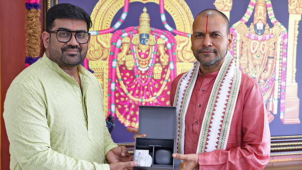 TTD श्रावणम प्रोजेक्ट,  तिरुमाला तिरुपति देवस्थानम,  श्रवण यंत्र दान,  105 श्रवण यंत्र,  निःशुल्क चिकित्सा सहायता, TTD श्रावणम प्रोजेक्ट को मिले 105 श्रवण यंत्रों का लाभ,  20 लाख रुपये के श्रवण यंत्र जरूरतमंदों तक कैसे पहुंचेंगे,  TTD द्वारा श्रवण विकलांगों के लिए मुफ्त हियरिंग एड वितरण कार्यक्रम,  श्रावणम प्रोजेक्ट श्रवण दोष वाले लोगों के लिए कैसे उपयोगी है, श्रवण चिकित्सा सुविधाओं में TTD का योगदान