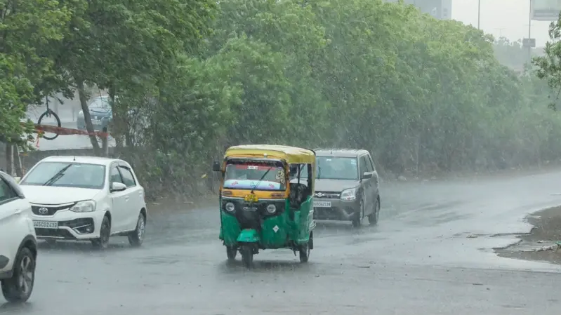 दिल्ली एनसीआर बारिश,  दिल्ली मौसम अपडेट,  तेज आंधी दिल्ली,  दिल्ली में बारिश,  मौसम विभाग अलर्ट,  दिल्ली मौसम समाचार,  NCR बारिश खबर,  गर्मी से राहत दिल्ली,  IMD मौसम अपडेट,  दिल्ली तूफान न्यूज